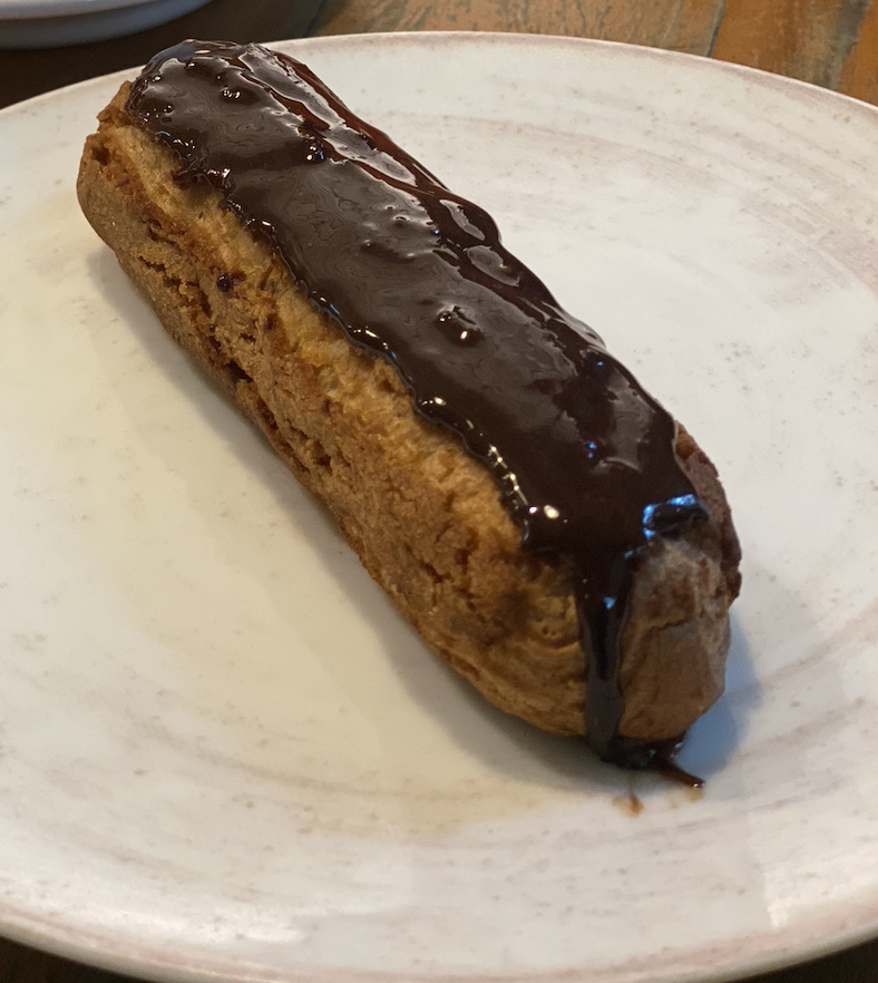 Éclair de chocolate belga