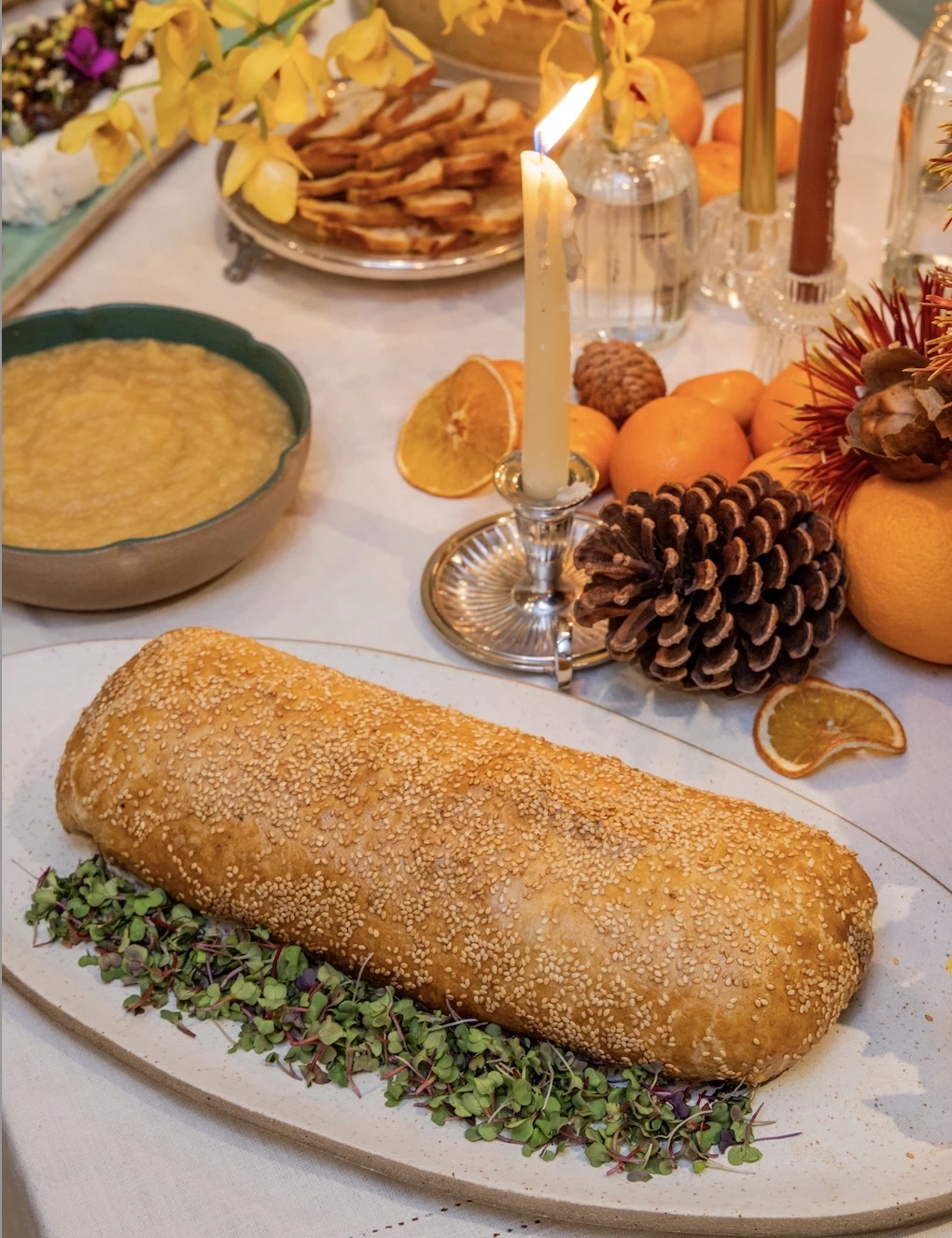 Folhado de pernil desfiado com abacaxi na brasa 